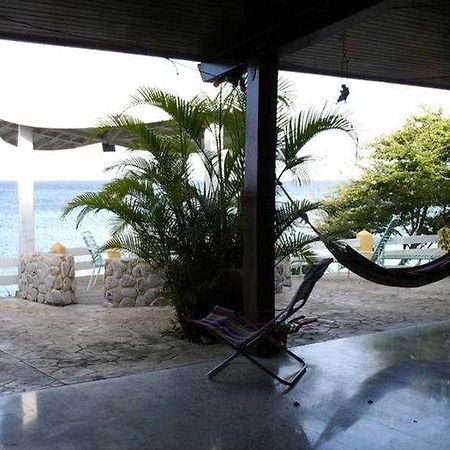Settlers Beach Hotel سانت جيمس المظهر الخارجي الصورة
